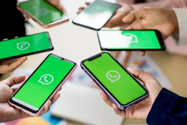 Lista nadawcza w WhatsApp Business: jak utworzyć i kiedy jej używać